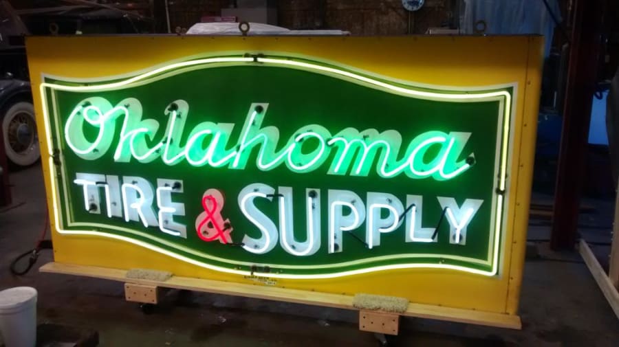 Oklahoma Tire Supply DSPN 96x60x23 at Kissimmee 2015 as Z755 Mecum