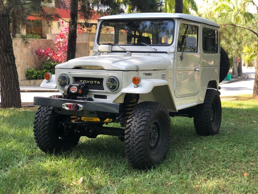 1977 Toyota FJ-40 Land Cruiser for Sale at Auction - Mecum Auctions