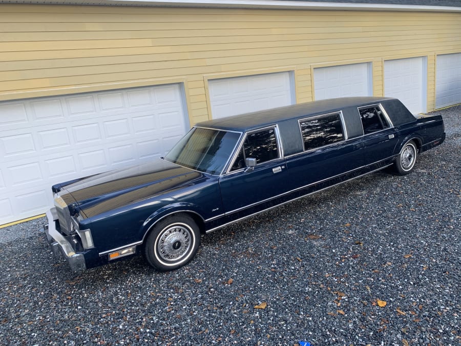 1988 lincoln town car limousine