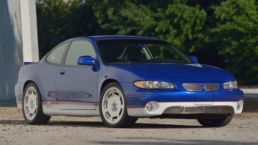 1999 Pontiac Grand Prix 2 Door - Michener Allen Auctioneering Ltd