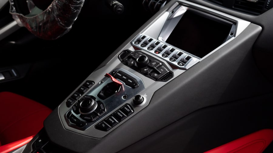 2015 Lamborghini Aventador LP700-4 Roadster For Sale At Auction