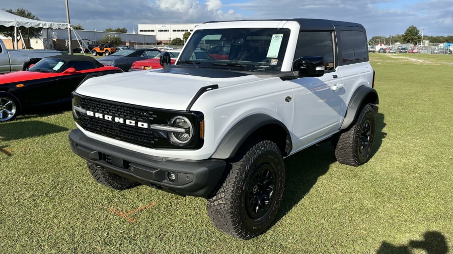 2021 Oxford White Ford Bronco 2 Door - New Ford Bronco - T-Shirt