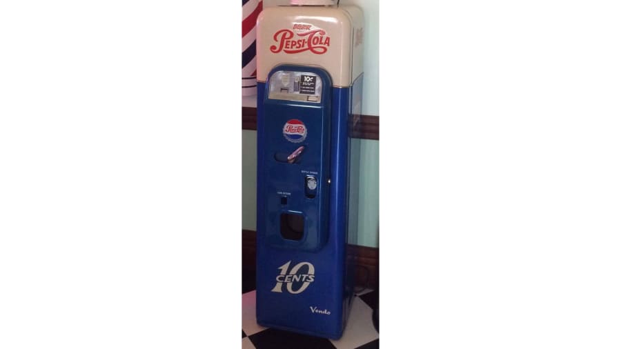 1950-pepsi-vendo-44-soda-machine-for-sale-at-auction-mecum-auctions