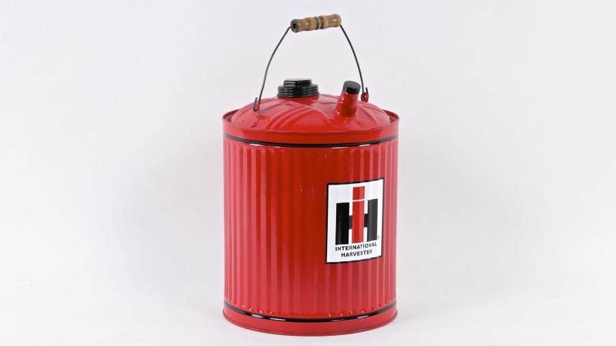 Lot Of 2 IH Gas Cans at Gone Farmin' Tractor Spring Classic 2016 as Z10