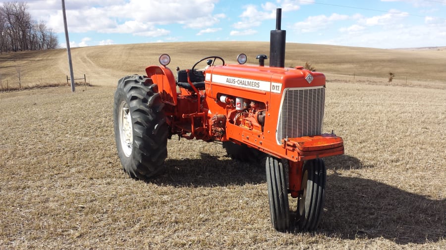 1967 Allis Chalmers D17 Series IV tractor in Sabetha, KS