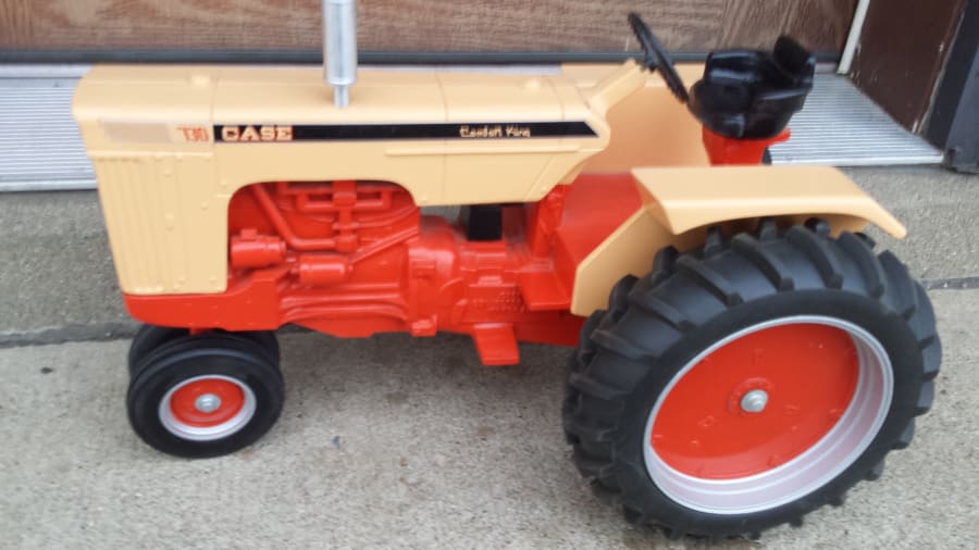 Case 730 1:8 Scale Toy Tractor In Original Box for sale at Gone Farmin ...