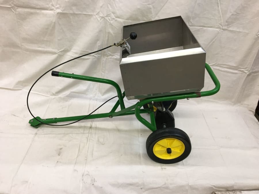 John Deere Lawn Mower Fertilizer Cart for Sale at Auction Mecum Auctions