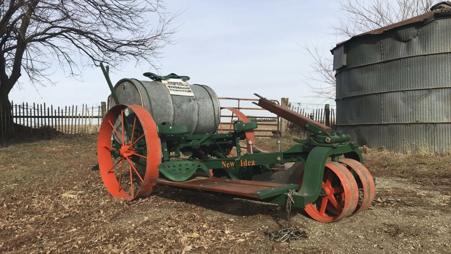 1940s New Idea Tobacco Planter For Sale At Auction