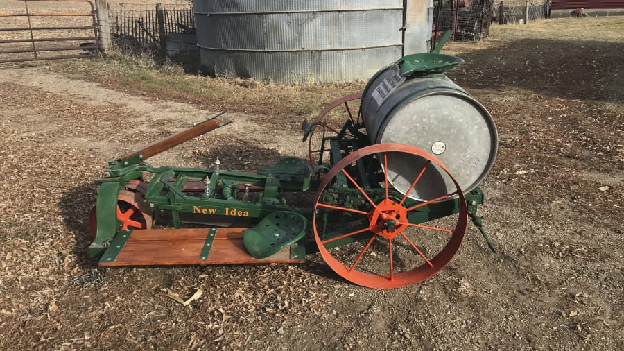 1940s New Idea Tobacco Planter For Sale At Auction