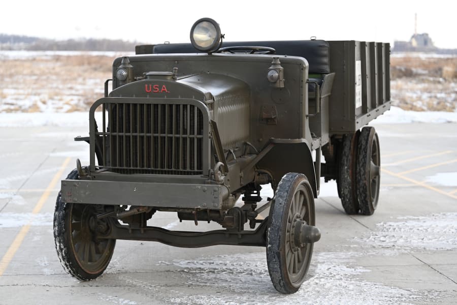 1918 Standard Type B Liberty U.S.A 3-ton Flatbed with Sideboards