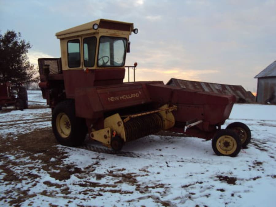 New Holland 1283 Self Propelled Baler for Sale at Auction Mecum Auctions