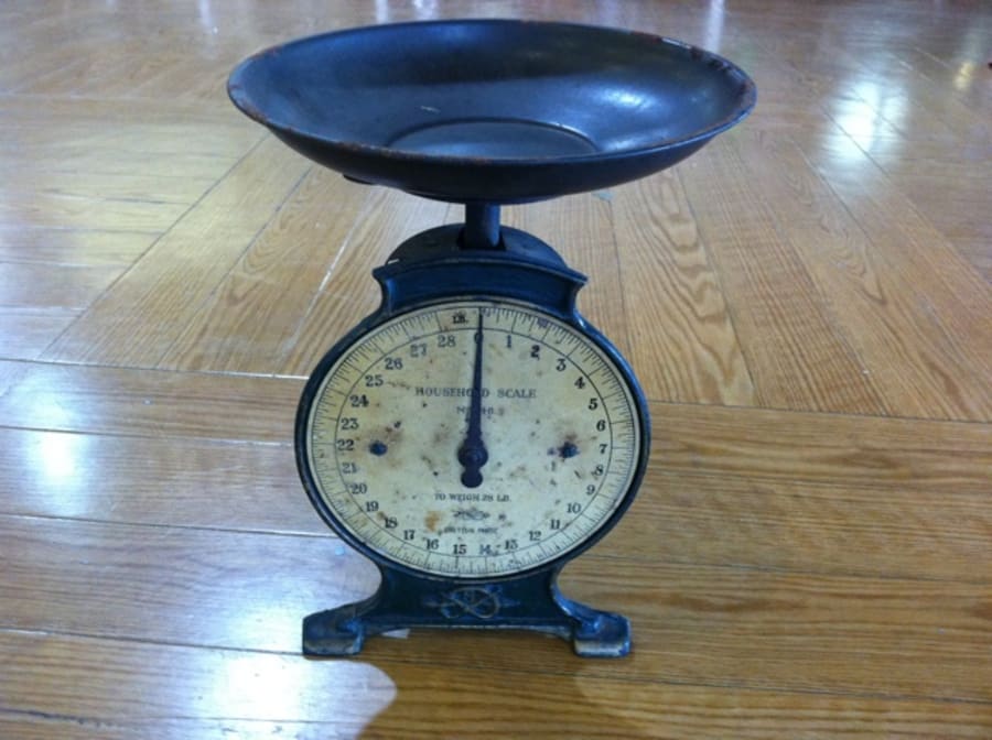 Household Scale at Gone Farmin' Fall 2012 as J258 Mecum Auctions
