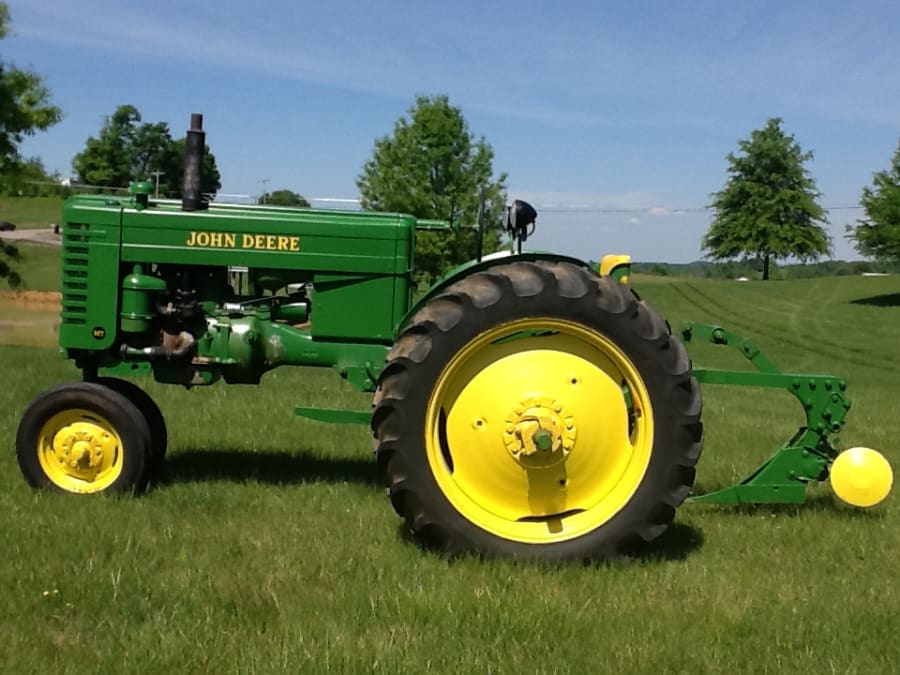 1951 John Deere MT for sale at Gone Farmin' Nashville 2014 as S122