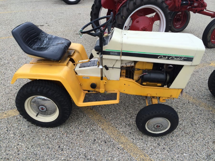 International Cub Cadet 108 Hydrostatic for Sale at Auction Mecum