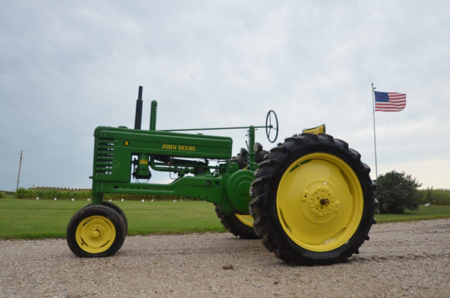 John Deere B At Gone Farmin Iowa Premier 2015 As F105 Mecum Auctions