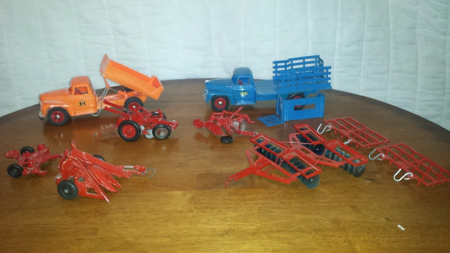 Misc Lot 8 Toys at Gone Farmin' Iowa Premier 2015 as T284 Mecum Auctions