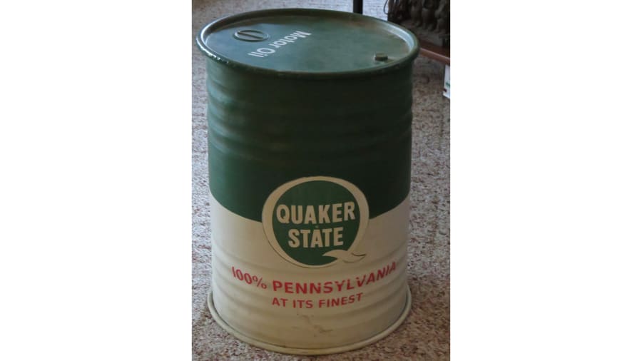 quaker-state-oil-waste-can-with-lid-16-5x12-at-davenport-2016-as-m311