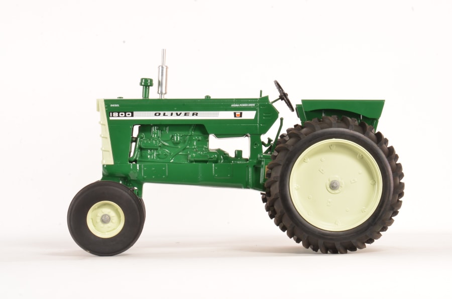 Oliver 1800 Diesel 50th Anniversary 2010 at Davenport 2016 as T446