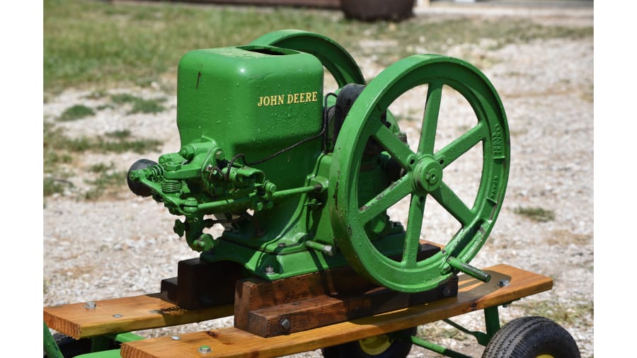1931 John Deere E 1.5hp HitNmiss Motor at Gone Farmin' Iowa Premier