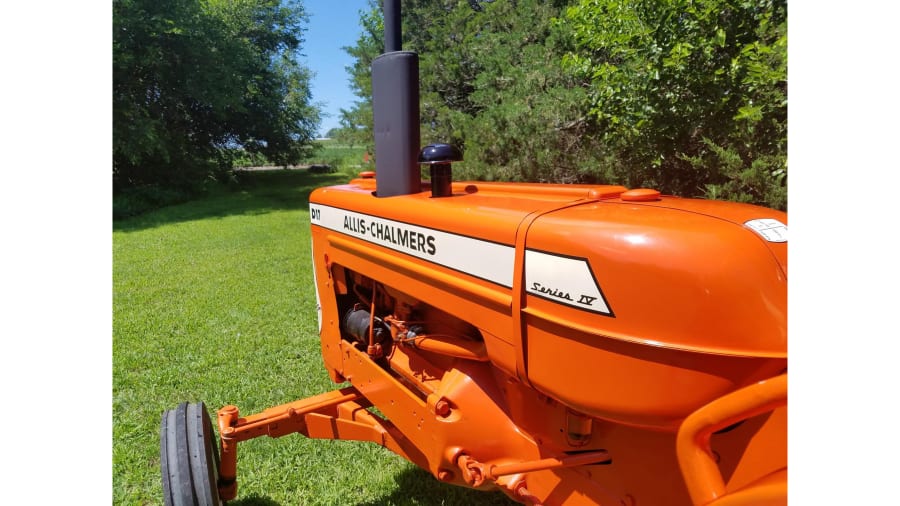 1967 Allis Chalmers D17 Series IV tractor in Sabetha, KS