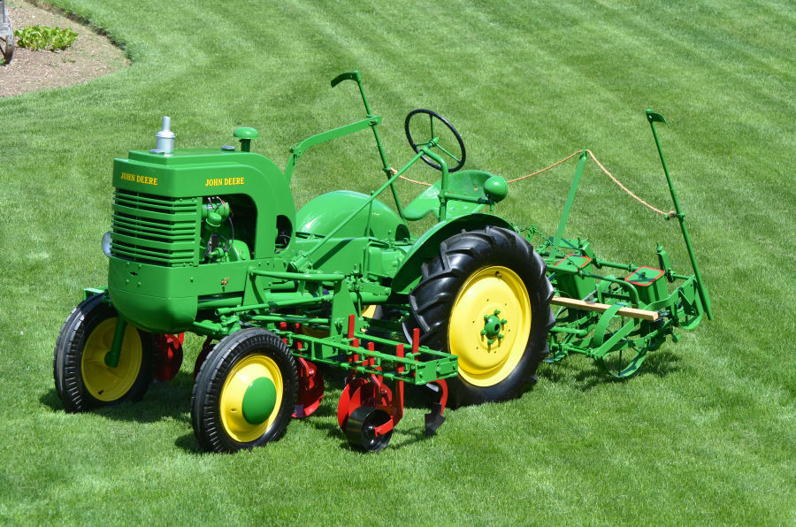 1942 John Deere L With Planter For Sale At Gone Farmin Fall Premier 2021 As F35 Mecum Auctions 0846