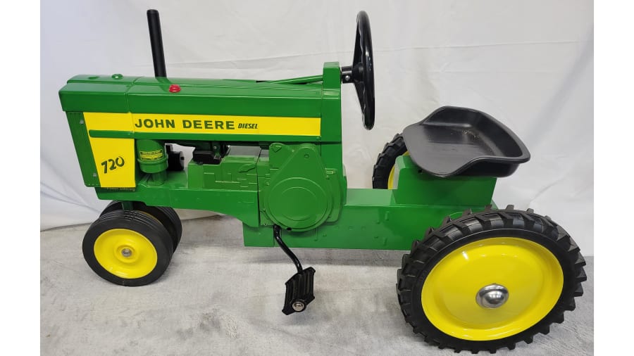 John deere 720 sales pedal tractor for sale