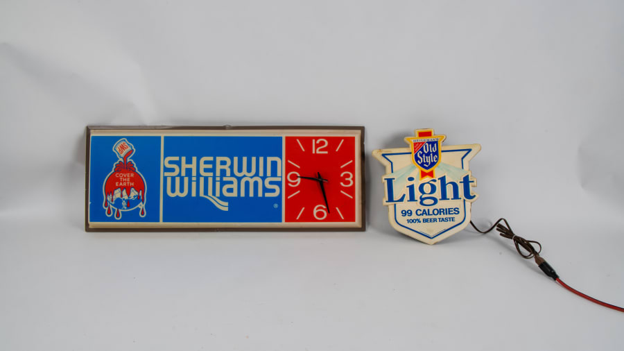 Vintage 1984 HEILEMAN'S OLD STYLE BEER ILLUMINATED SIGN PLASTIC