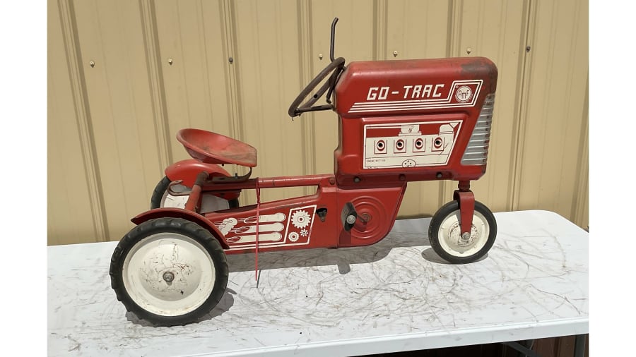 コレクション VTG 1950's AMF POWER TRAC Tractor B-102 AMF Go-Trac Pedal Tractor For Sale At Auction - Mecum Auctions