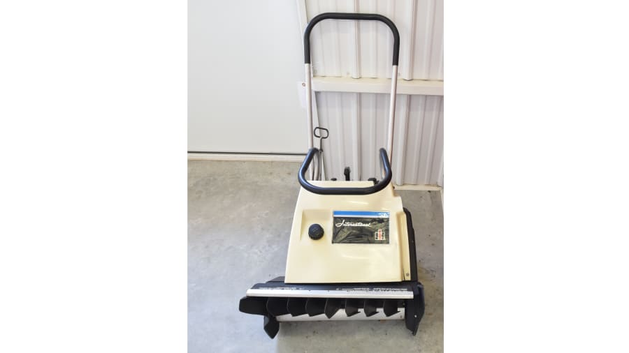 IH Snowblower for sale at The Henry (Bud) Reifsneider Estate Collection