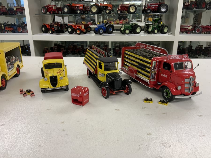 Danbury Mint And Assorted Coca-Cola Delivery Trucks For Sale Danbury Mint And Assorted Coca-Cola Delivery Trucks For Sale