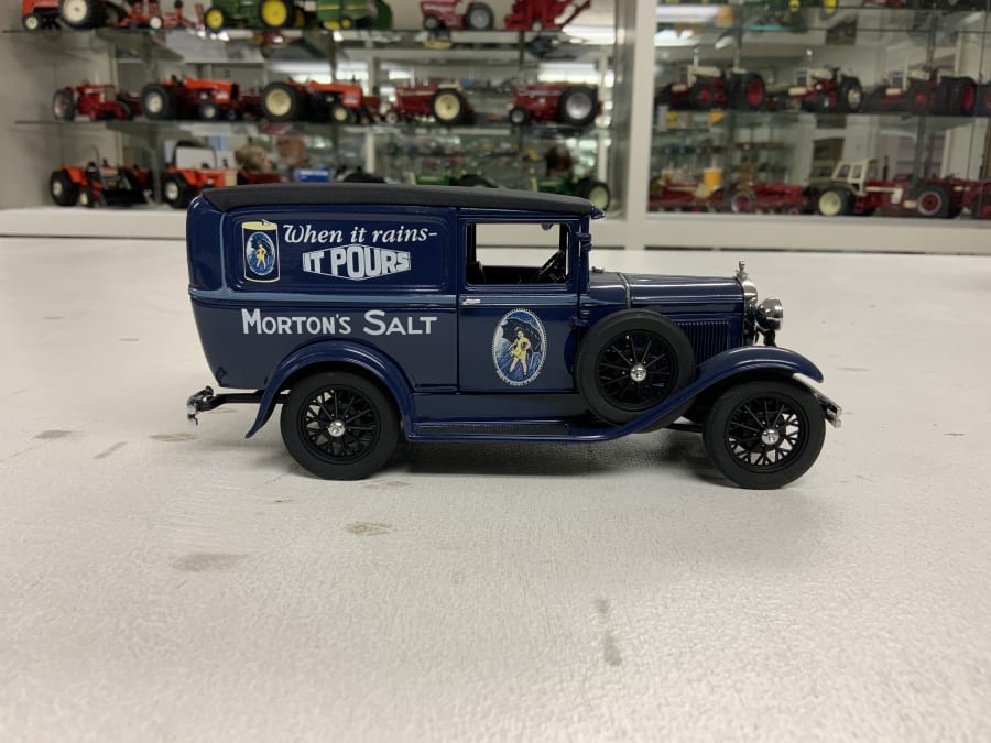 Danbury Mint 1930's Morton Salt Delivery Truck