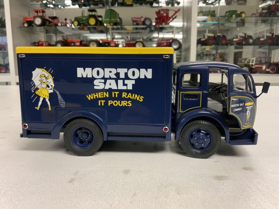 Danbury Mint 1930's Morton Salt Delivery Truck