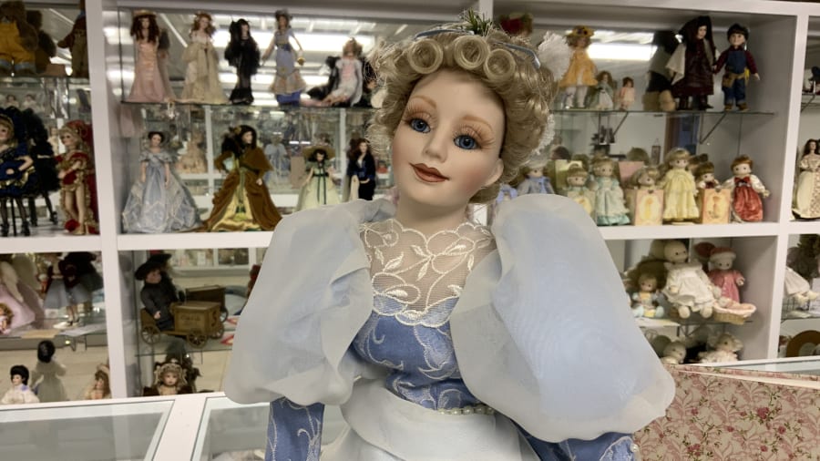 Value of a Franklin Heirloom Limited Edition Doll? | ThriftyFun