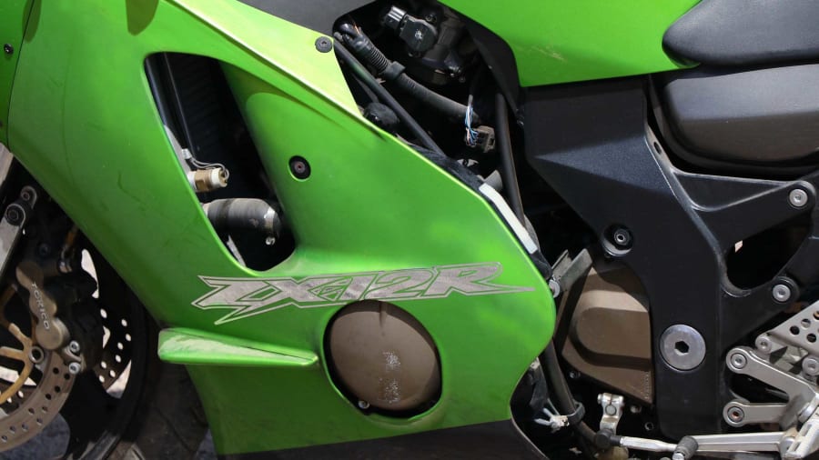 2000 Kawasaki Ninja ZX12R For Sale At Auction - Mecum Auctions