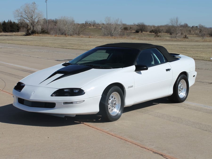 1995 Chevrolet Camaro Z28 at Kansas City Spring 2014 as F22 - Mecum Auctions