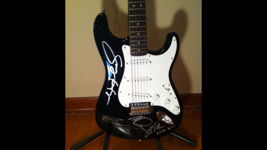 Van Halen Autographed Guitar At Kansas City 2014 As K9 Mecum Auctions Van halen autographed guitar at kansas city 2014 as k9 mecum auctions