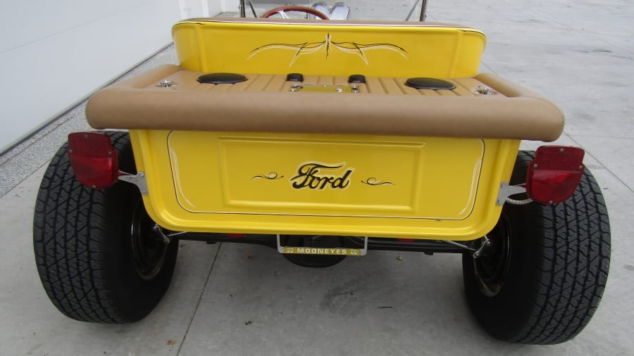 T-Bucket MoonEyes 1923 Ford T Bucket Mooneyes Johnny Lightning 1:18 | #1917524315