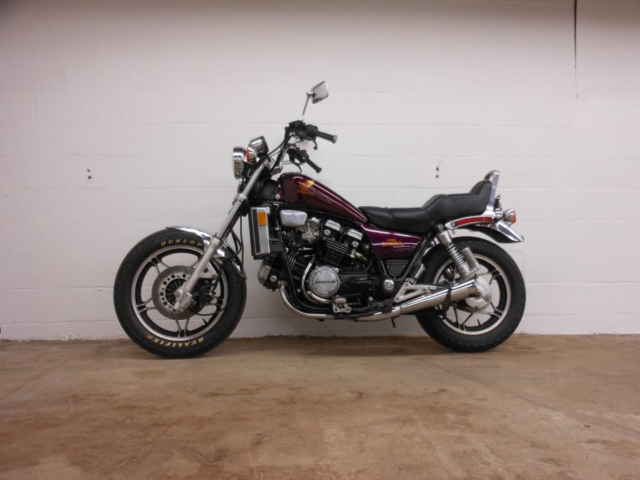 Honda Magna V45