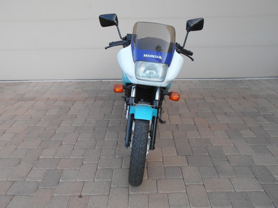 No Reserve: 1989 Honda VTR250 for sale on BaT Auctions - sold for $4,500 on  January 18, 2023 (Lot #96,085)