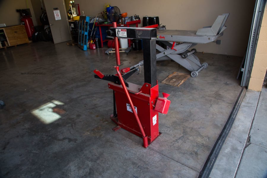 Coats 220 AllPurpose Tire Changer for Sale at Auction Mecum Auctions
