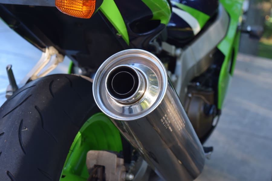 2000 Kawasaki ZX9R For Sale At Auction - Mecum Auctions