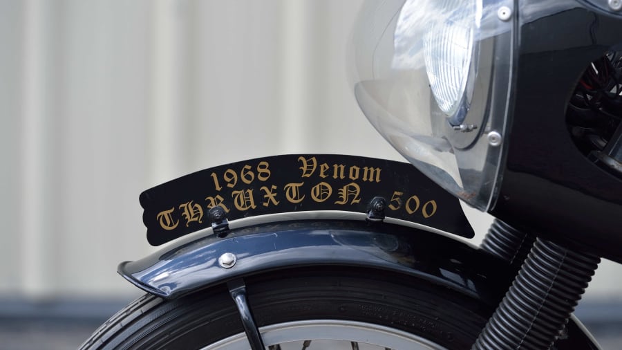Figurine Moto Hachette Joe Bar Team Série 2 N°68, VELOCETTE 500 THRUXTON 1968, échelle 1/18