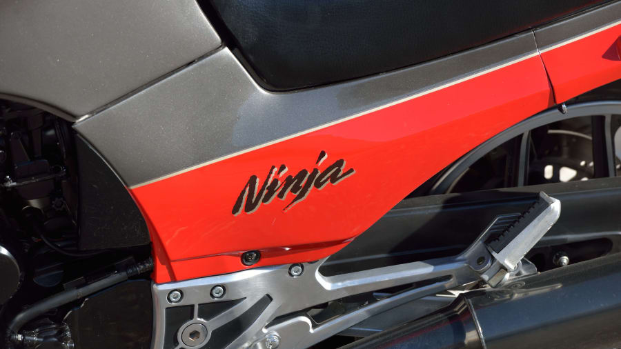 1984 Kawasaki Zx900a For Sale At Auction - Mecum Auctions