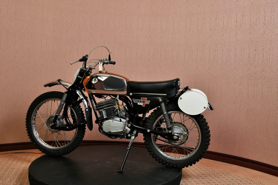 CLASSIC MOTOCROSS IRON: 1971 LEADING LINK DKW 125 - Motocross