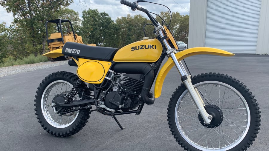 RM703様 💛RETRO MOD MONDAY💛 Suzuki's great 1977 RM370. Out of all