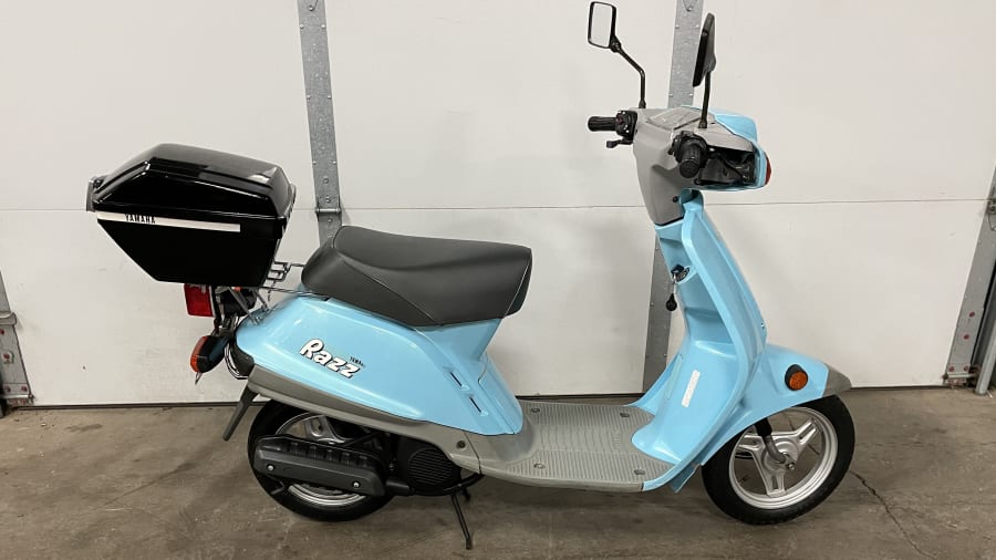 Yamaha razz sale moped