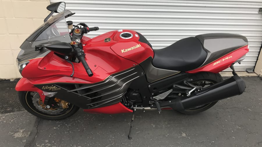 30th ANNIVERSARY EDITION 未開封

未開封　1box 30th Anniversary Edition of Kawasaki Ninja ZX 14R: Price