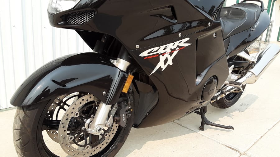 1997 Honda CBR1100XX Super Blackbird For Sale At Auction - Mecum