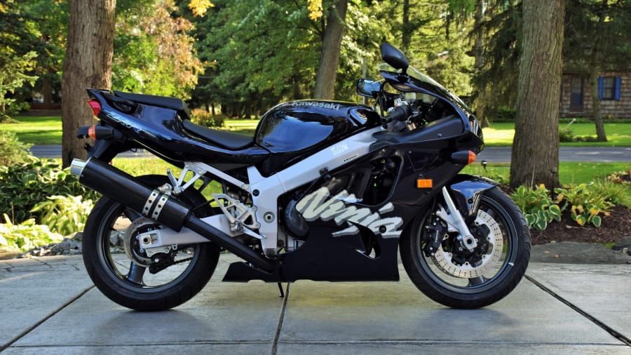 1998 Kawasaki Ninja ZX750 for Sale at Auction - Mecum Auctions