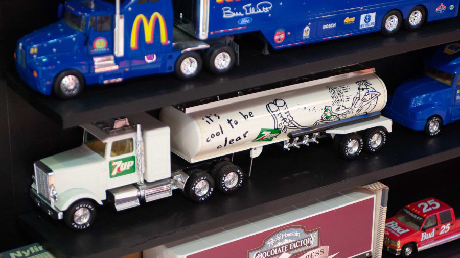 Nylint 7up Scale Model Truck And Trailer for Sale at Auction